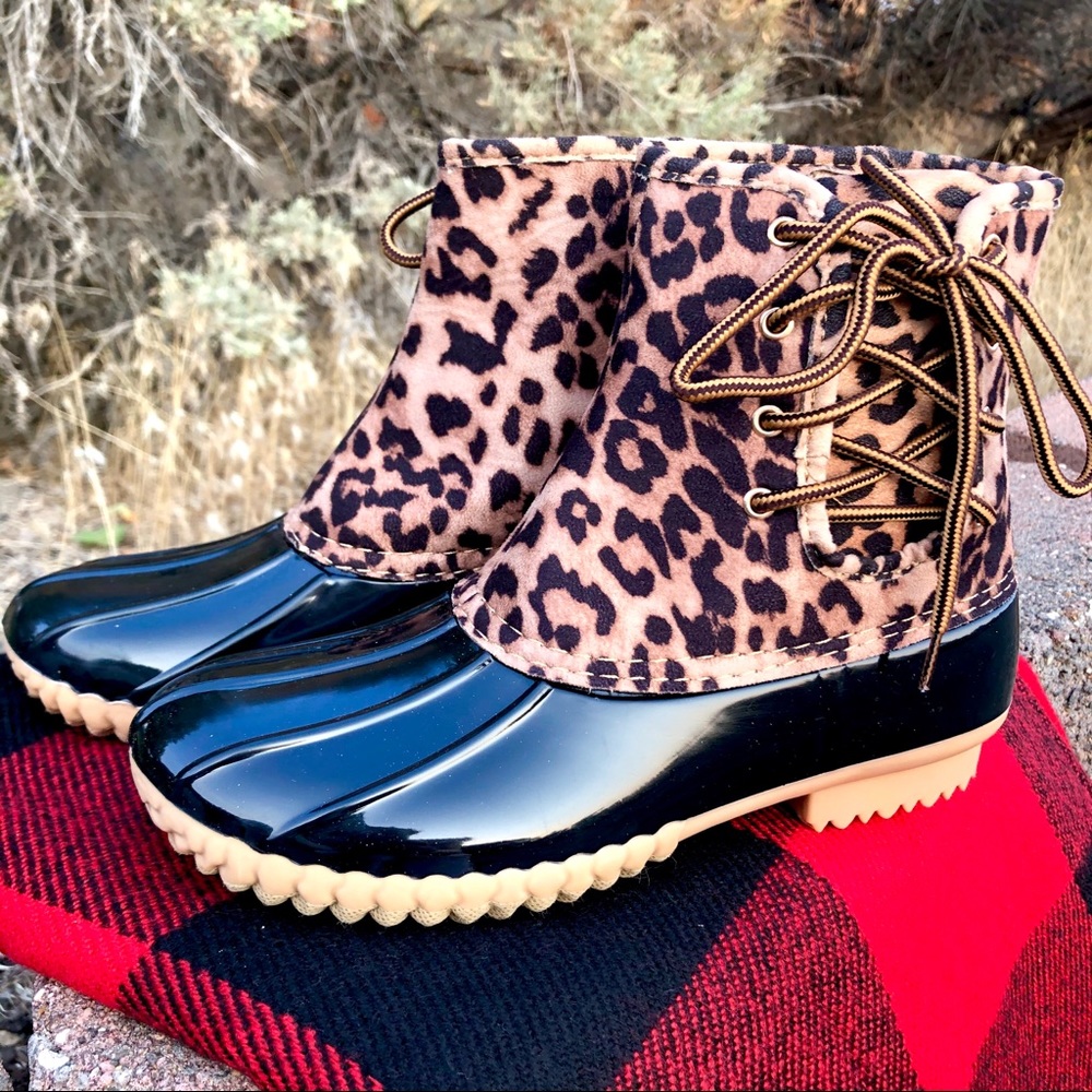 Leopard Rain Boot with Flannel Lining & Laces - Picture 4 of 13